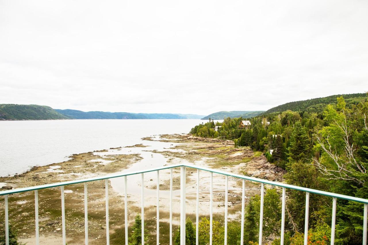 Auberge De La Riviere Saguenay ラ・ベ エクステリア 写真