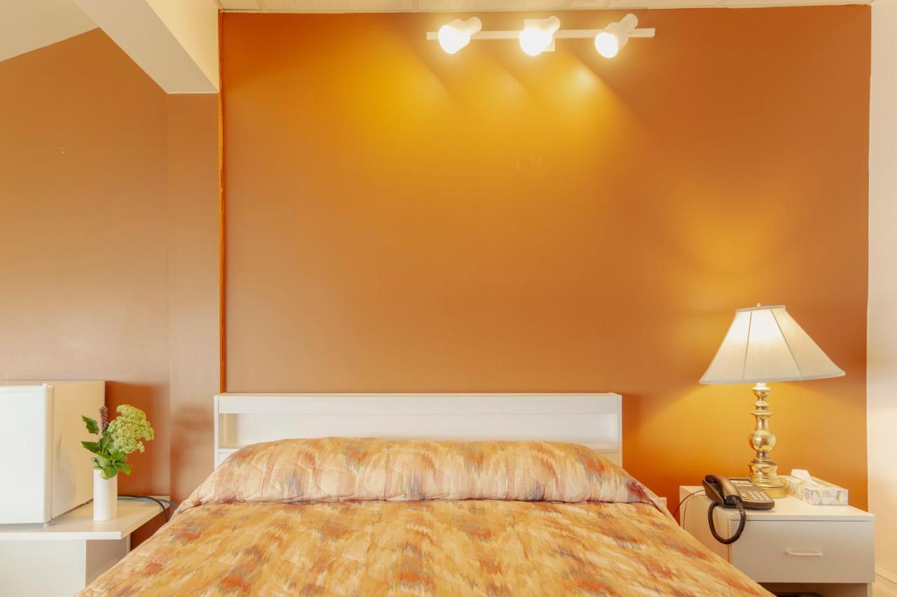 Auberge De La Riviere Saguenay ラ・ベ エクステリア 写真