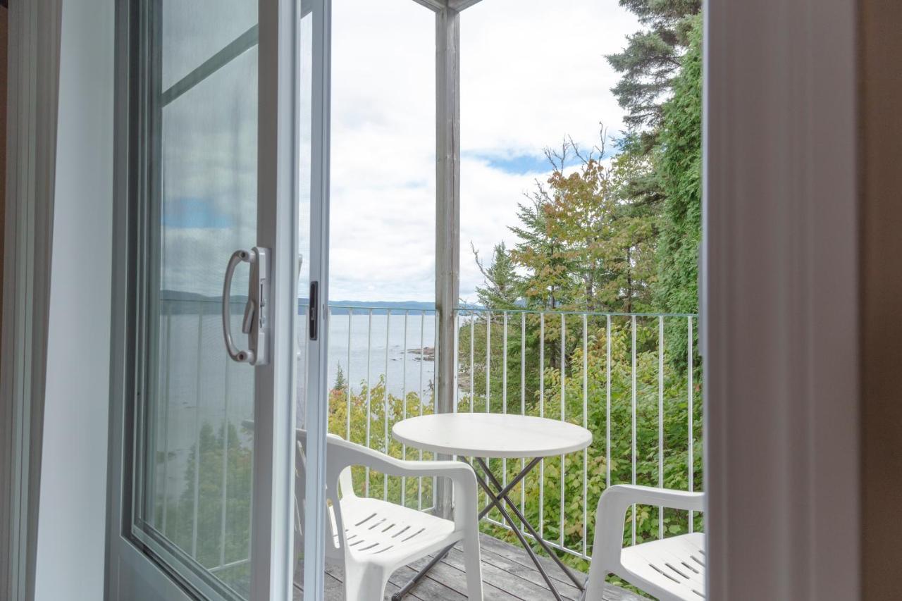 Auberge De La Riviere Saguenay ラ・ベ エクステリア 写真