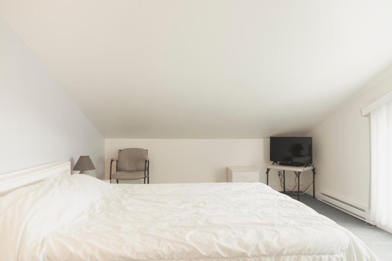 Auberge De La Riviere Saguenay ラ・ベ エクステリア 写真