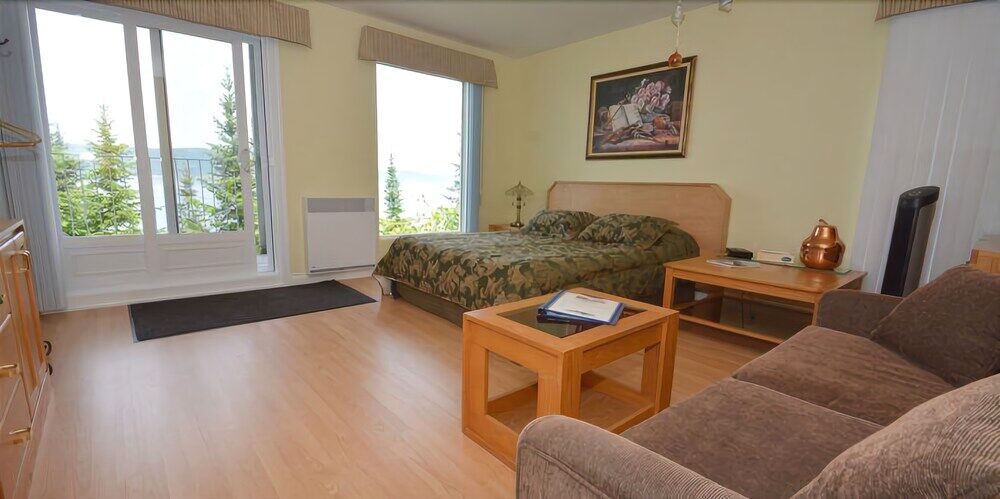 Auberge De La Riviere Saguenay ラ・ベ エクステリア 写真